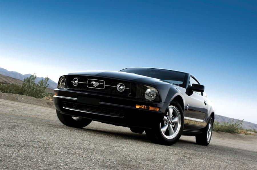  Ford Mustang 2005 года  (фото 7 из 26)
